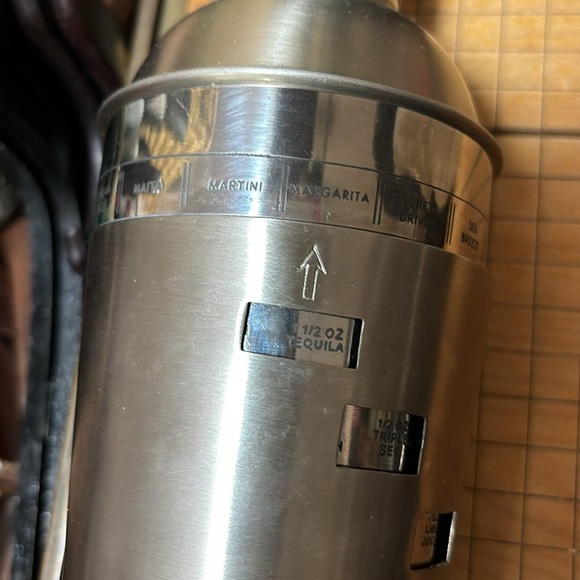 Chefmate Metal Bar Shaker With Drink Recipe Turn Selector Silver Tone 9.75”x4.5” - Picture 3 of 16